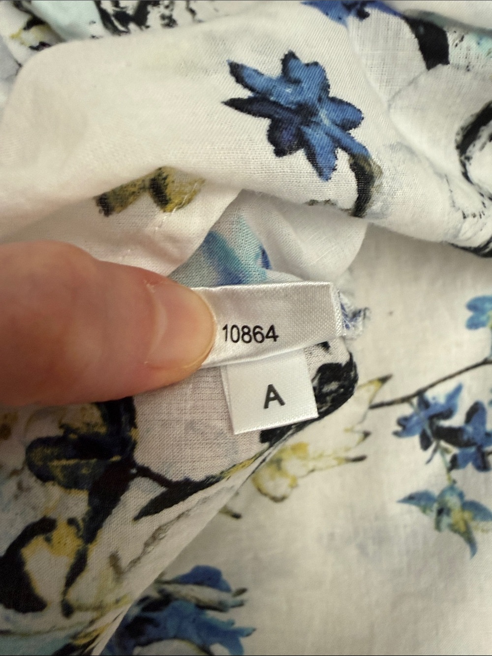 LOFT Floral blouse size small - Picture 12 of 12